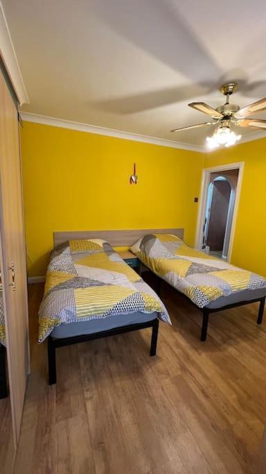 Palaz 6 - 2 Bedroom Flat エドモントン エクステリア 写真