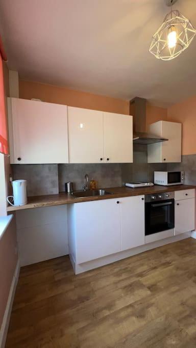 Palaz 6 - 2 Bedroom Flat エドモントン エクステリア 写真